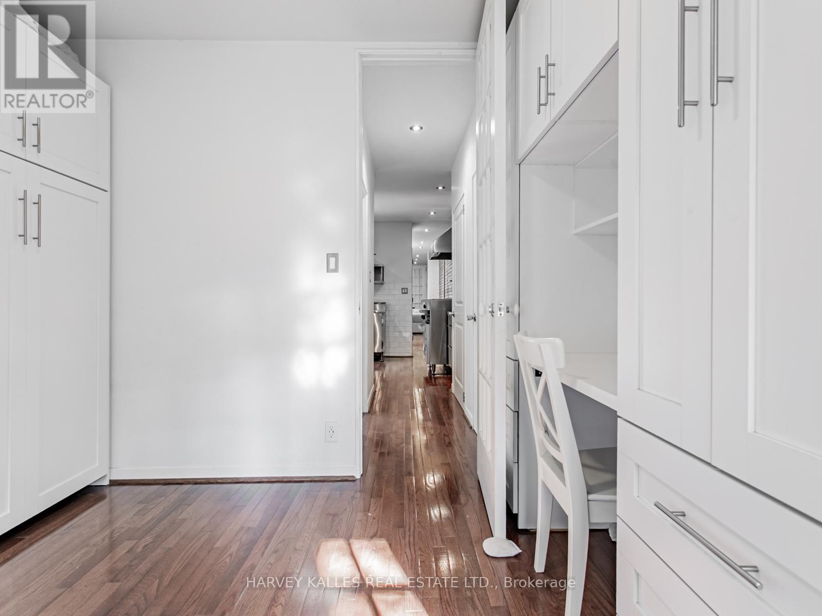 Main - 490 Montrose Avenue, Toronto, Ontario  M6G 3H1 - Photo 20 - C12913798