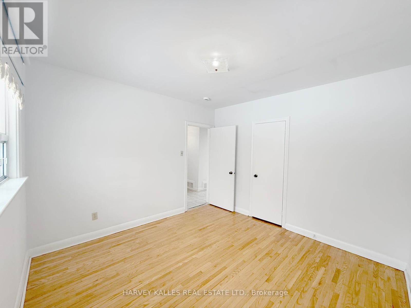 214 Dixon Road, Toronto, Ontario  M9P 2M1 - Photo 11 - W12916084