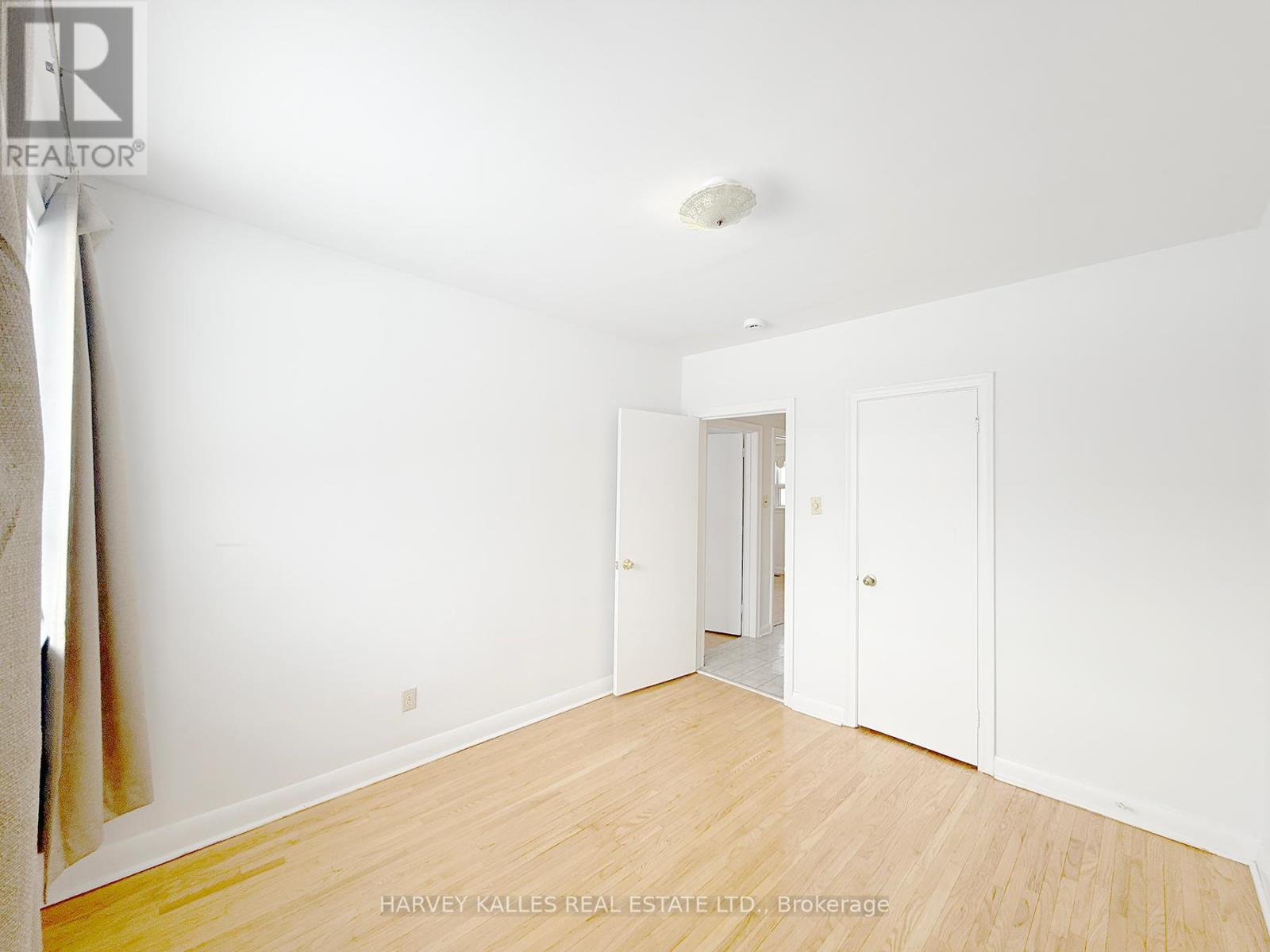 214 Dixon Road, Toronto, Ontario  M9P 2M1 - Photo 13 - W12916084