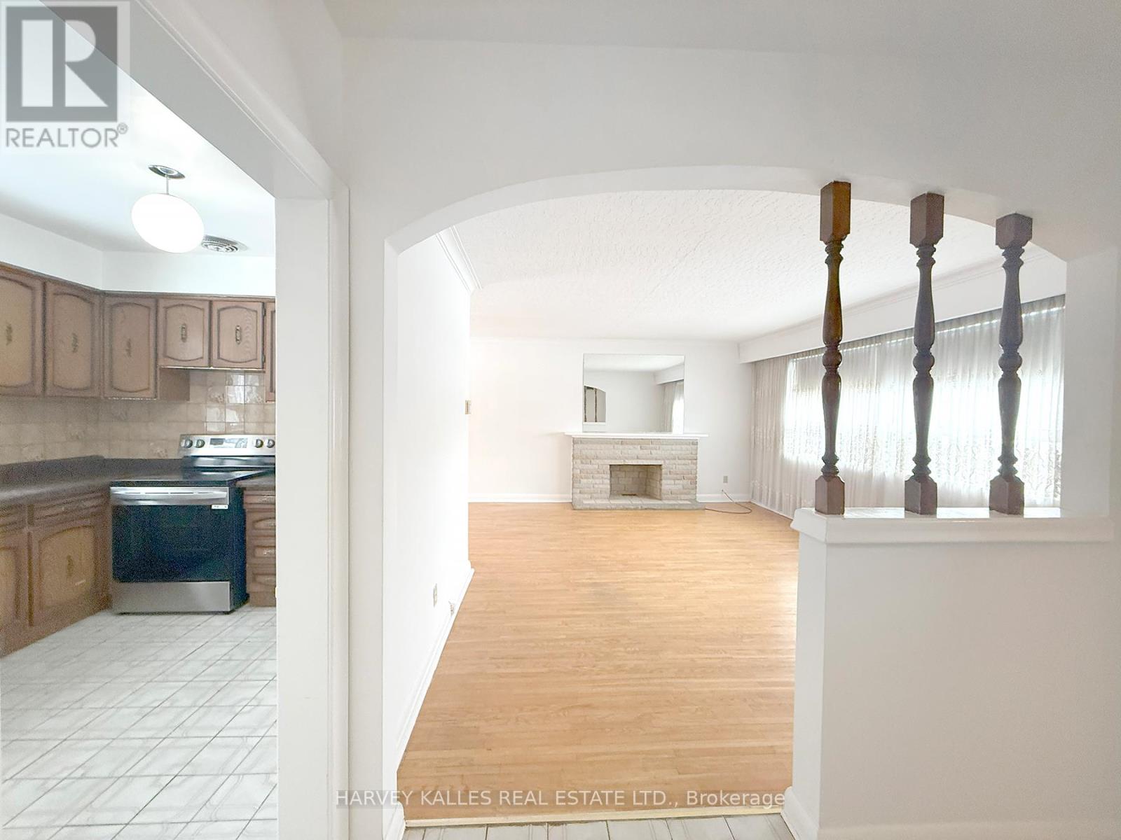 214 Dixon Road, Toronto, Ontario  M9P 2M1 - Photo 9 - W12916084