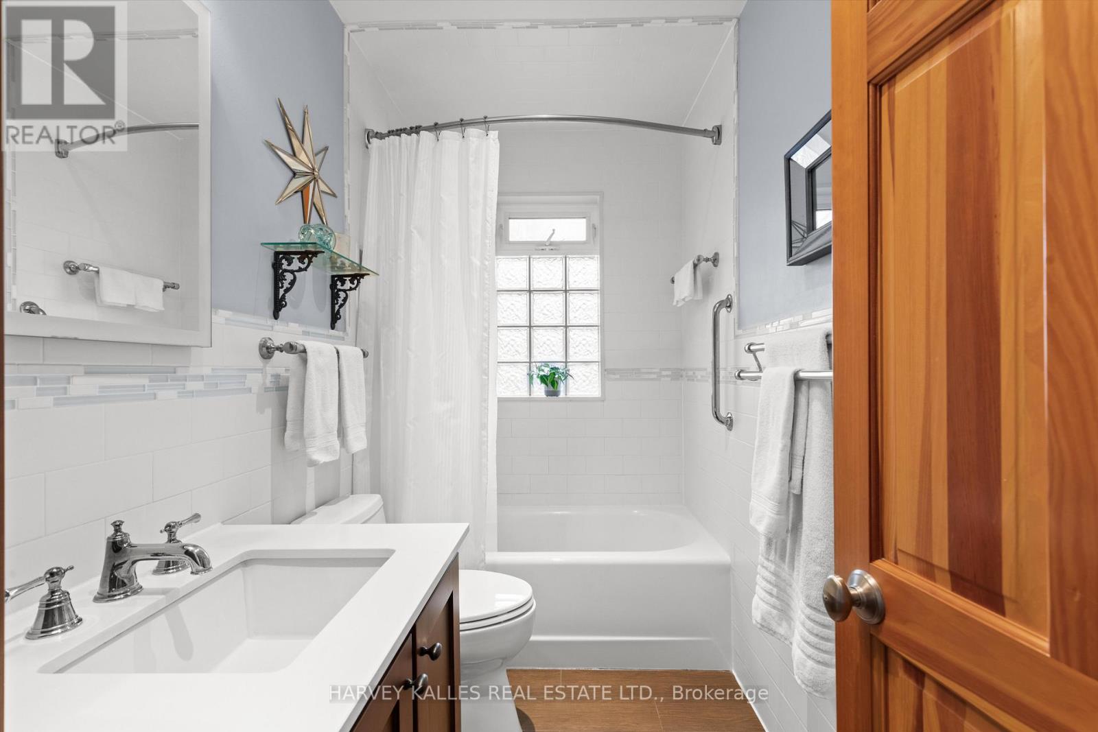 134 Santa Barbara Road, Toronto, Ontario  M2N 2C5 - Photo 19 - C12916408