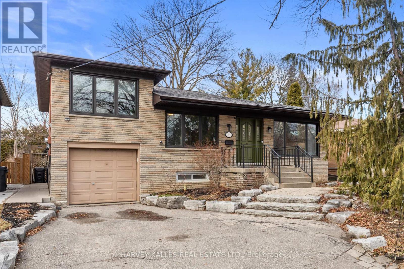 134 Santa Barbara Road, Toronto, Ontario  M2N 2C5 - Photo 2 - C12916408