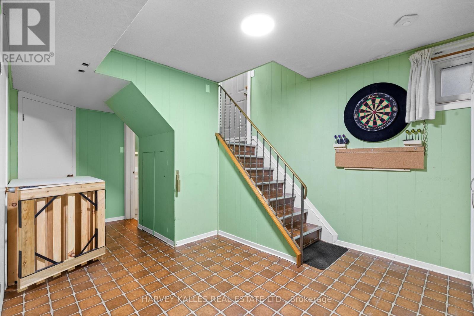 134 Santa Barbara Road, Toronto, Ontario  M2N 2C5 - Photo 24 - C12916408