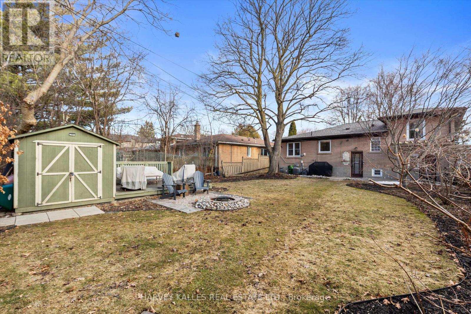 134 Santa Barbara Road, Toronto, Ontario  M2N 2C5 - Photo 32 - C12916408
