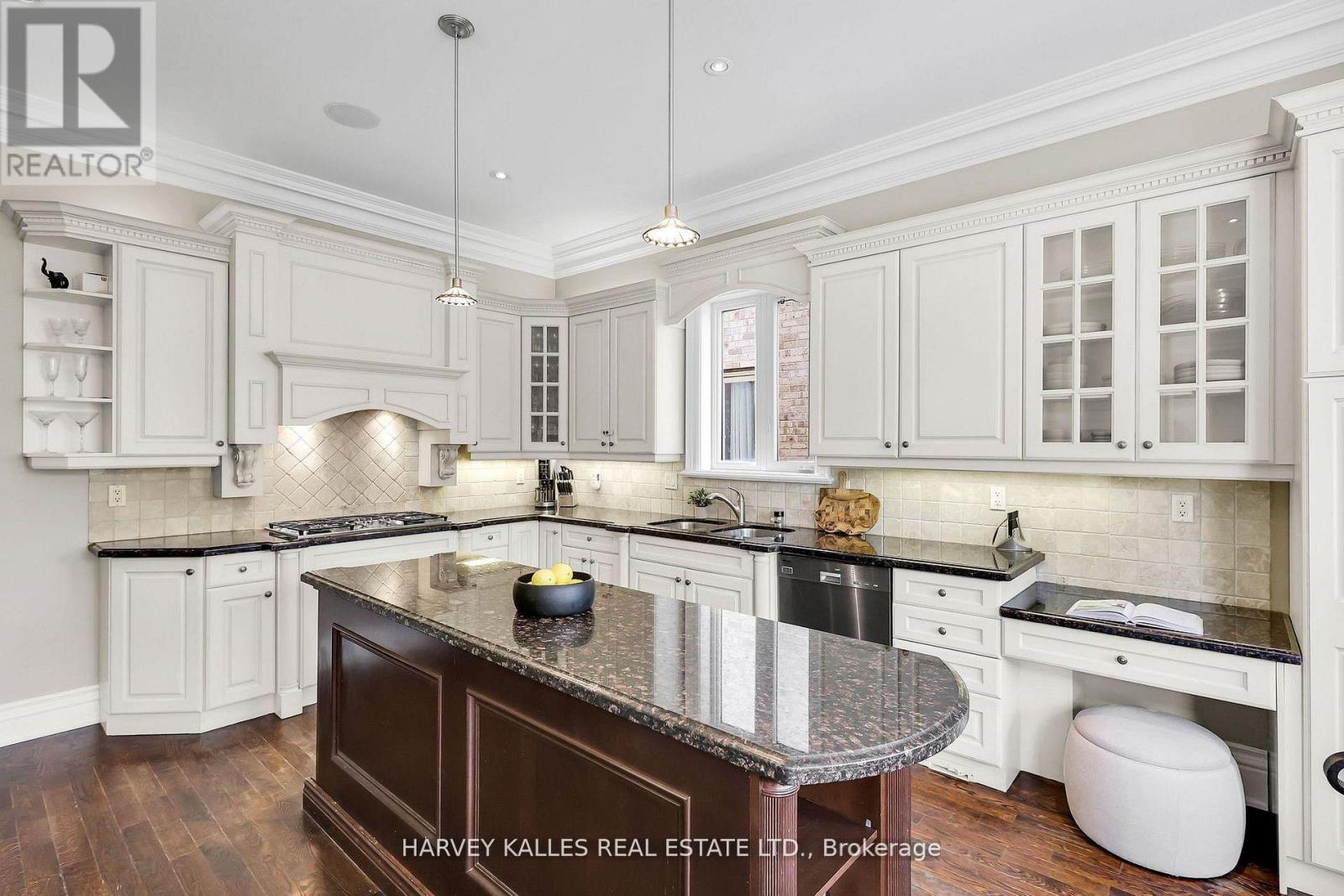 76 Dunblaine Avenue, Toronto, Ontario  M5M 2S1 - Photo 17 - C12916510