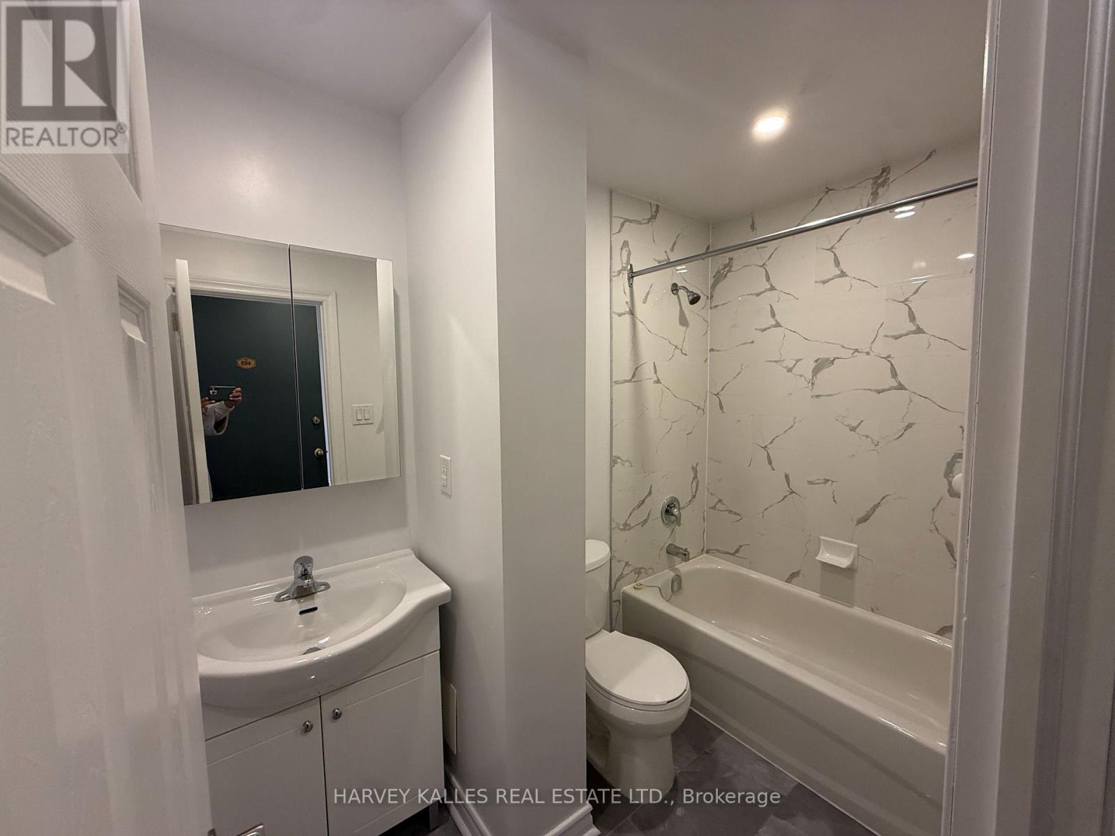 403 - 180 Vaughan Road, Toronto, Ontario  M6C 2M3 - Photo 2 - C12916834