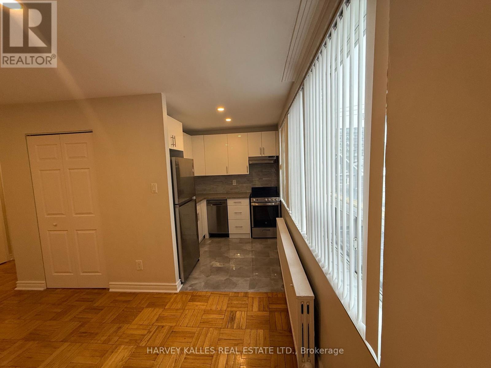 403 - 180 Vaughan Road, Toronto, Ontario  M6C 2M3 - Photo 7 - C12916834
