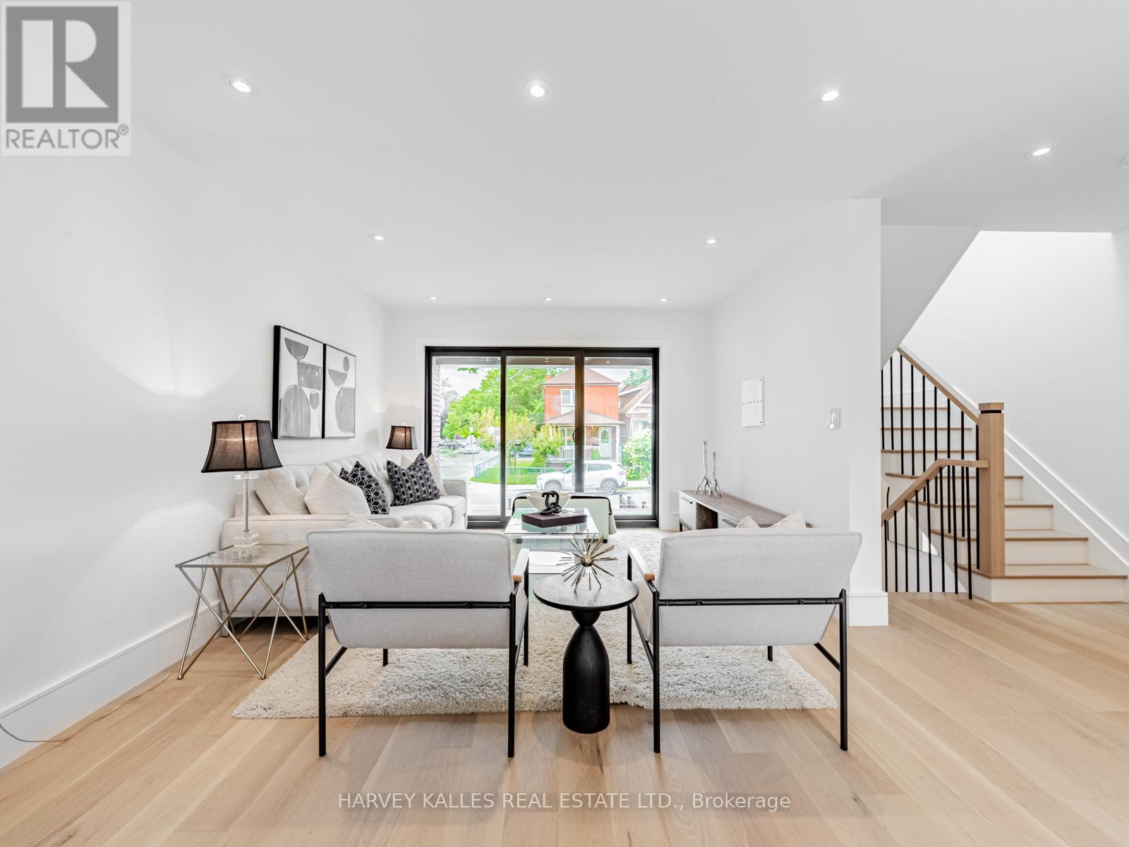 379 Winona Drive, Toronto, Ontario  M6C 3T4 - Photo 10 - C12918264