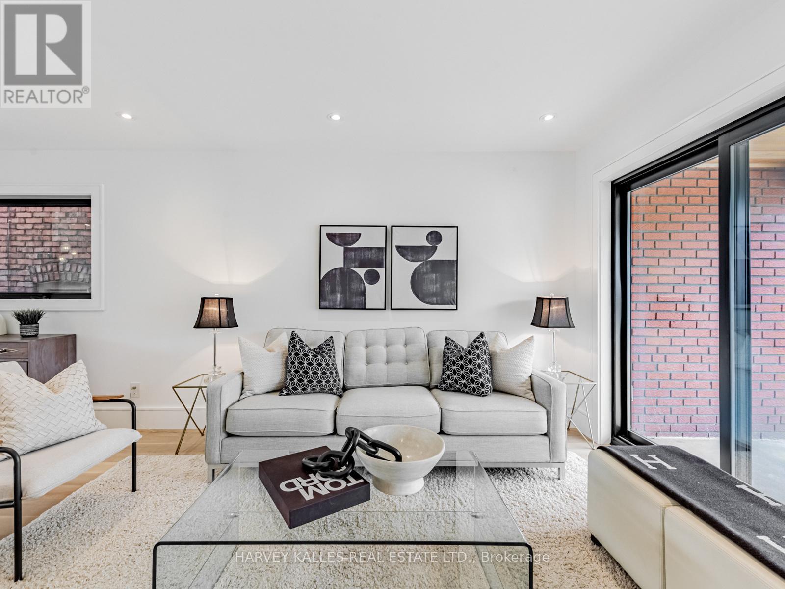 379 Winona Drive, Toronto, Ontario  M6C 3T4 - Photo 13 - C12918264