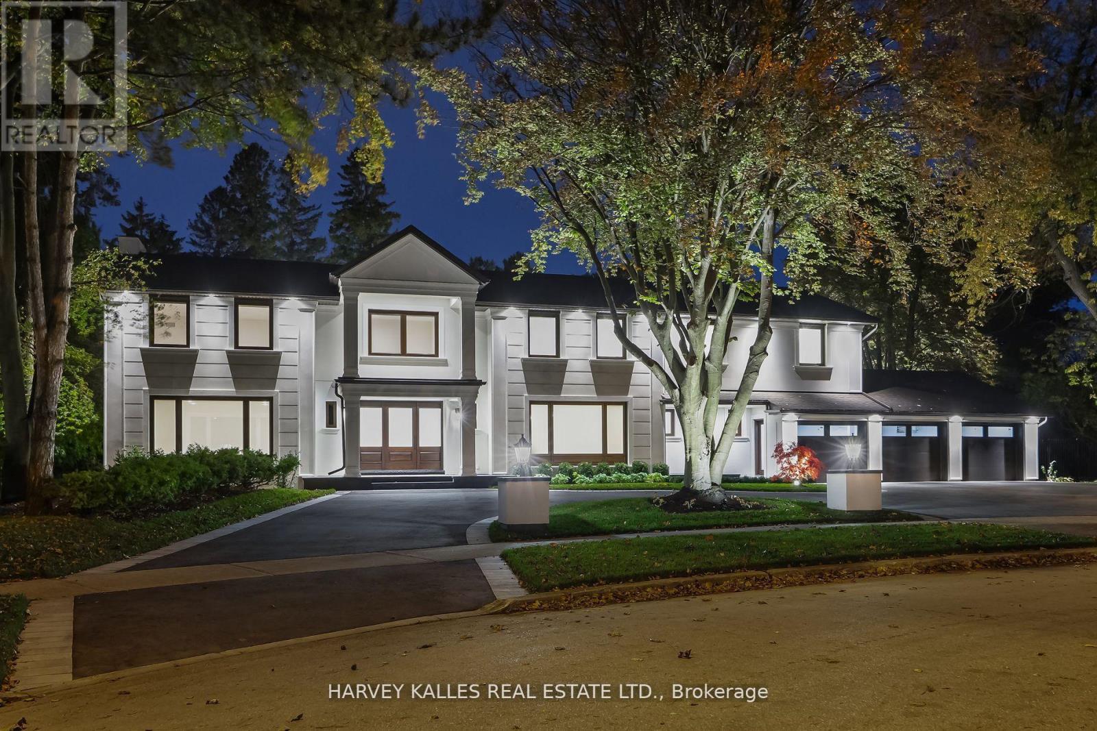 34 FIFESHIRE ROAD, Toronto, Ontario