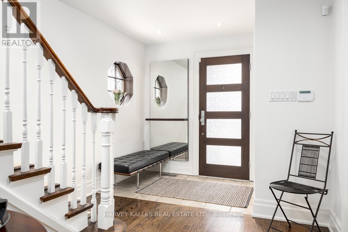 85 Kimbark Boulevard, Toronto, Ontario M5N 2X9 - Photo 2 - C12918472