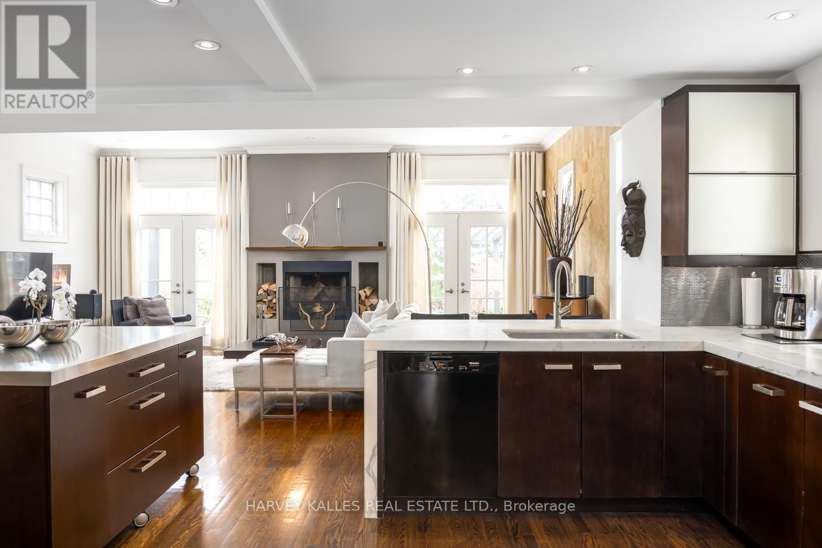 85 Kimbark Boulevard, Toronto, Ontario M5N 2X9 - Photo 6 - C12918472