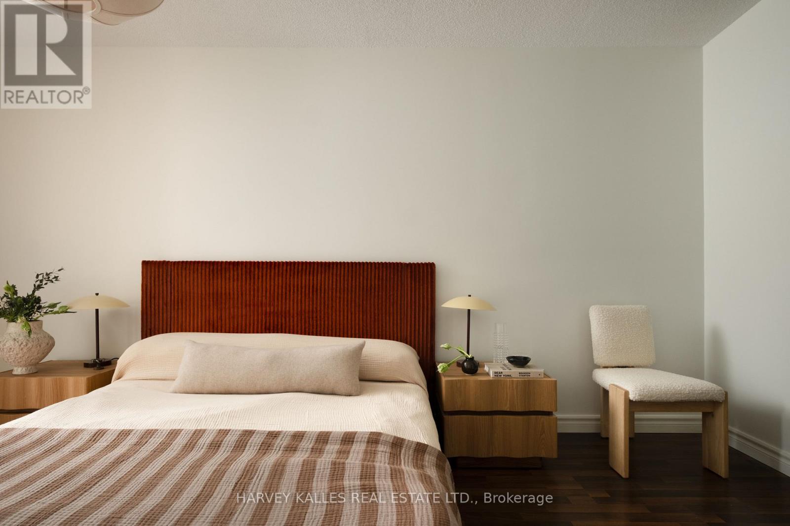 106 - 356 Mcrae Drive, Toronto, Ontario  M4G 4G4 - Photo 10 - C12918674