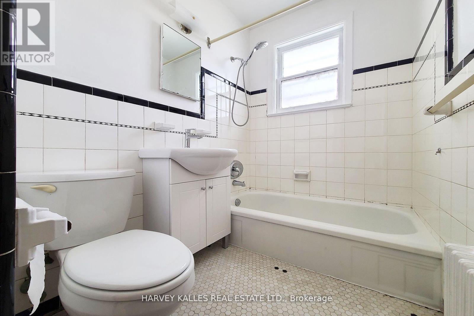 103 & 105 Gilmour Avenue, Toronto, Ontario  M6P 3B2 - Photo 12 - W12918646