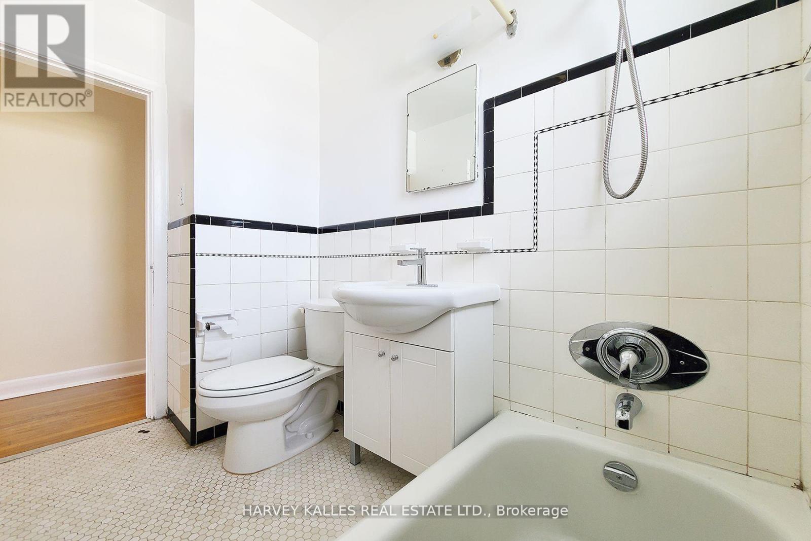 103 & 105 Gilmour Avenue, Toronto, Ontario  M6P 3B2 - Photo 13 - W12918646