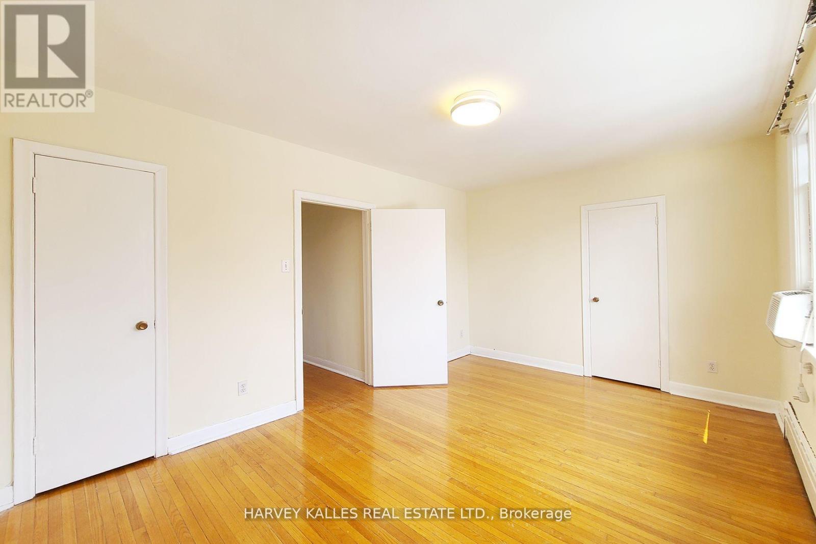 103 & 105 Gilmour Avenue, Toronto, Ontario  M6P 3B2 - Photo 17 - W12918646