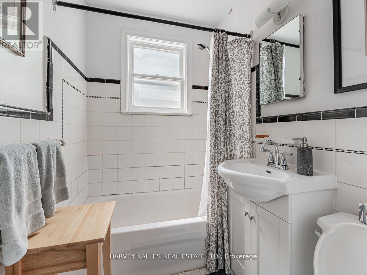 103 & 105 Gilmour Avenue, Toronto, Ontario  M6P 3B2 - Photo 24 - W12918646