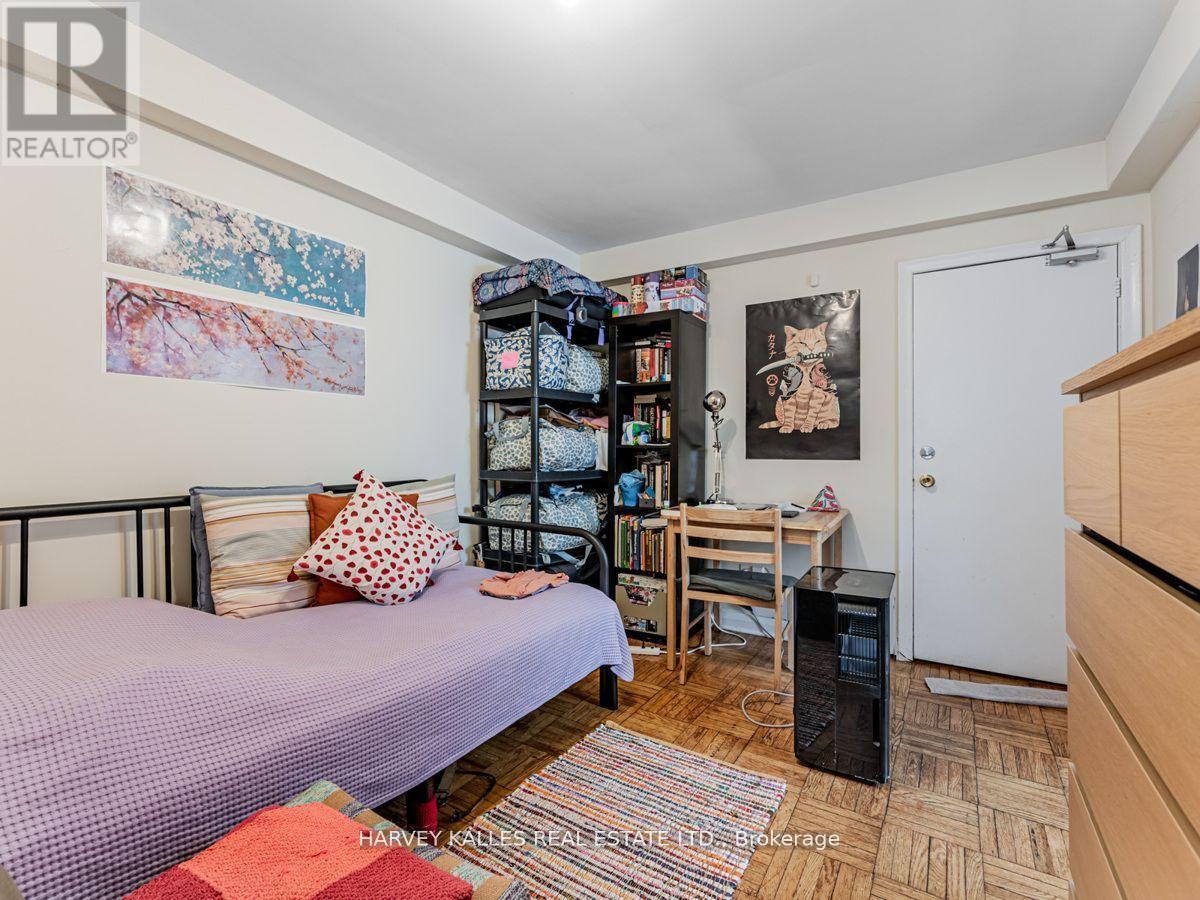 103 & 105 Gilmour Avenue, Toronto, Ontario  M6P 3B2 - Photo 32 - W12918646