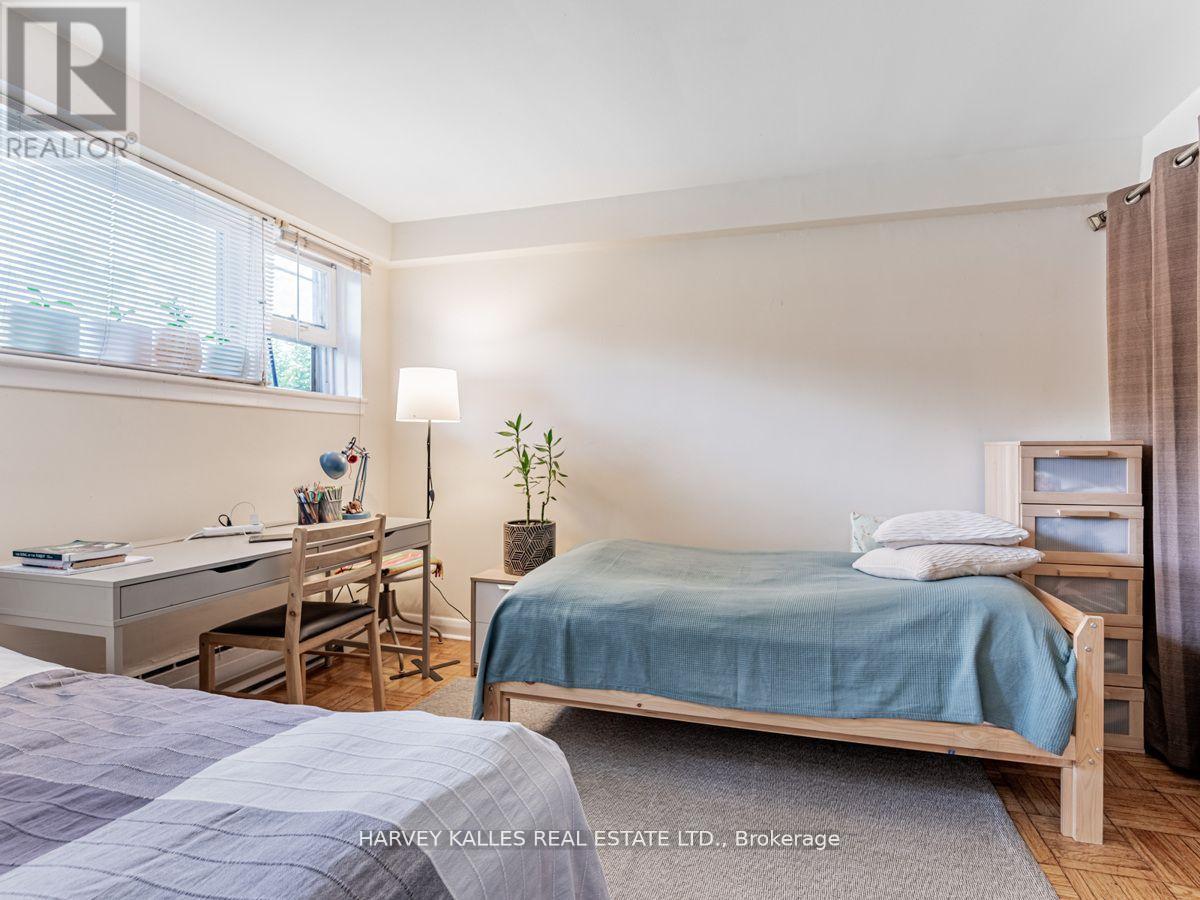 103 & 105 Gilmour Avenue, Toronto, Ontario  M6P 3B2 - Photo 34 - W12918646