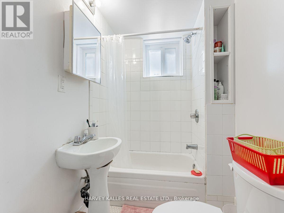 103 & 105 Gilmour Avenue, Toronto, Ontario  M6P 3B2 - Photo 36 - W12918646