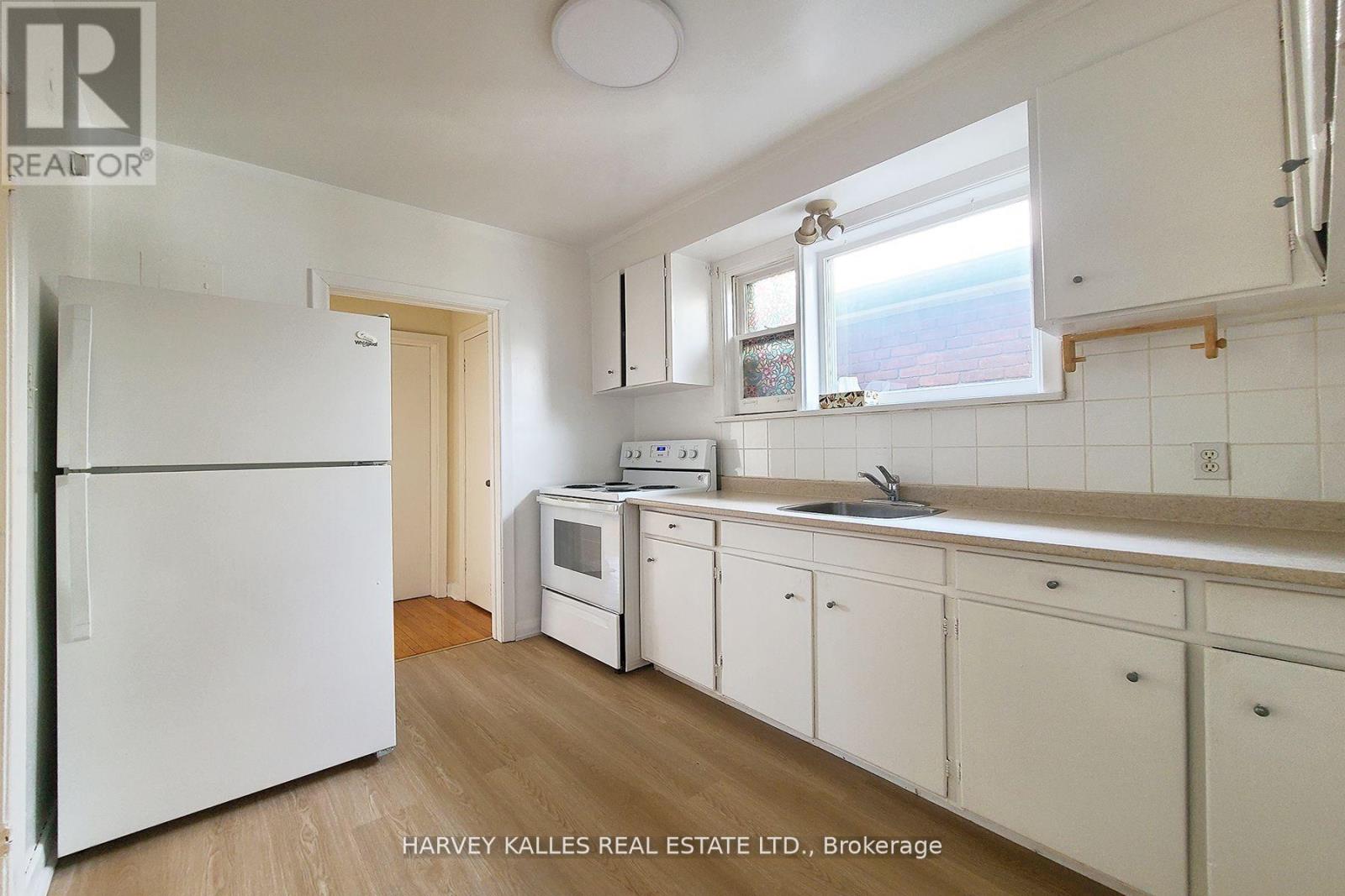 103 & 105 Gilmour Avenue, Toronto, Ontario  M6P 3B2 - Photo 8 - W12918646