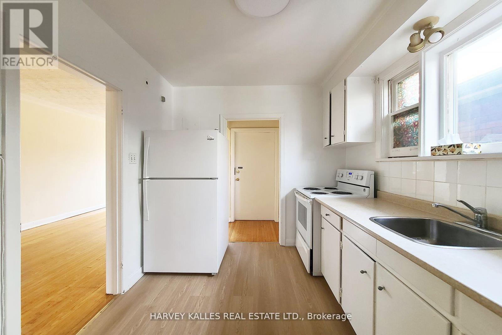 103 & 105 Gilmour Avenue, Toronto, Ontario  M6P 3B2 - Photo 9 - W12918646