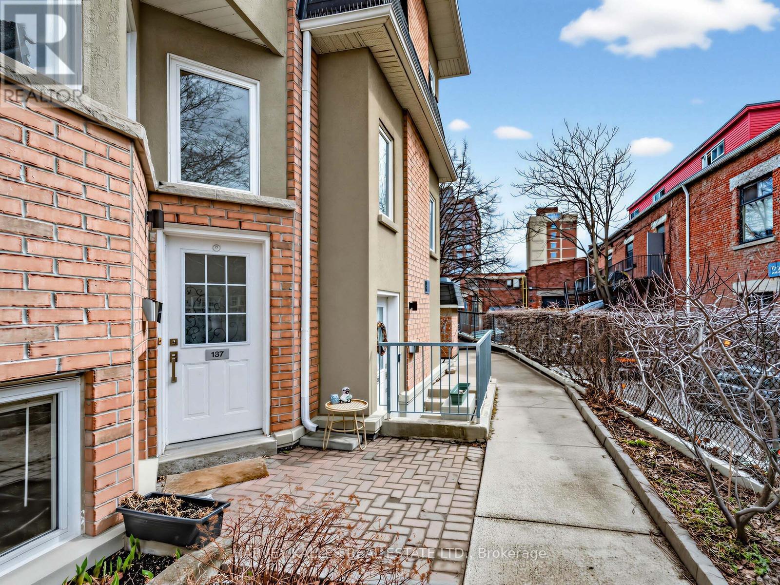 137 - 30 Merchant Lane, Toronto, Ontario  M6P 4J6 - Photo 2 - C12920252