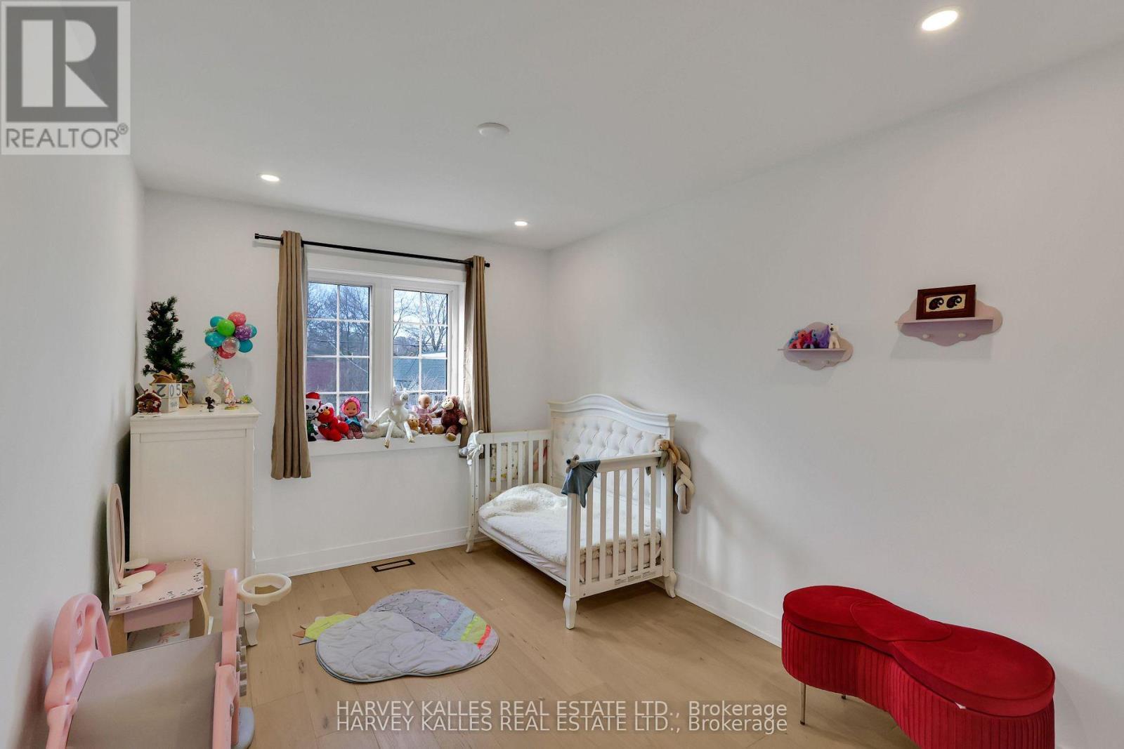 207 Sutherland Drive, Toronto, Ontario M4G 1J1 - Photo 33 - C12921038