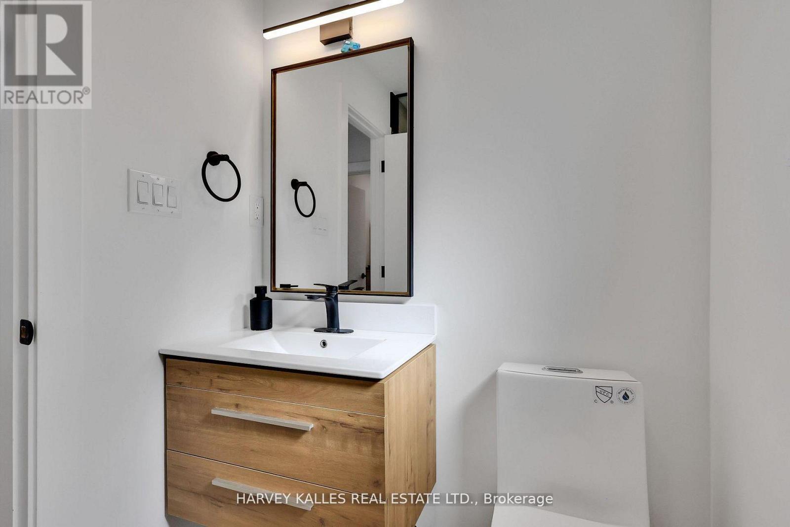 207 Sutherland Drive, Toronto, Ontario M4G 1J1 - Photo 35 - C12921038