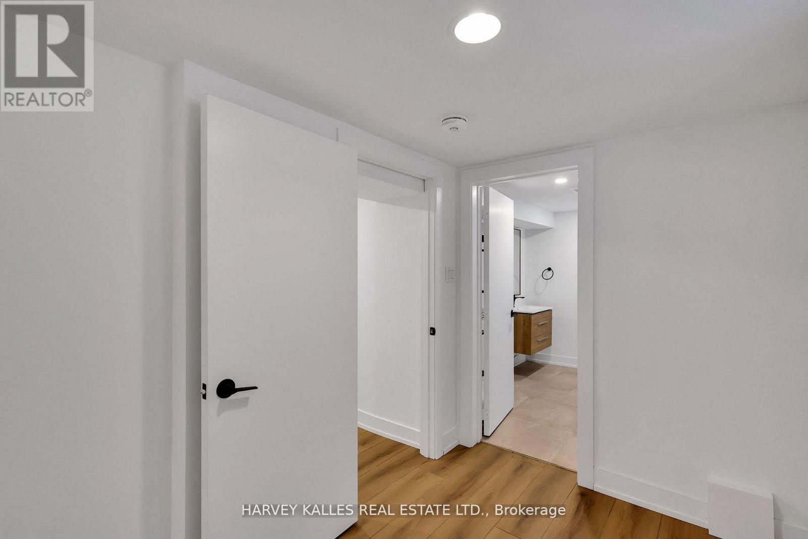 207 Sutherland Drive, Toronto, Ontario M4G 1J1 - Photo 38 - C12921038