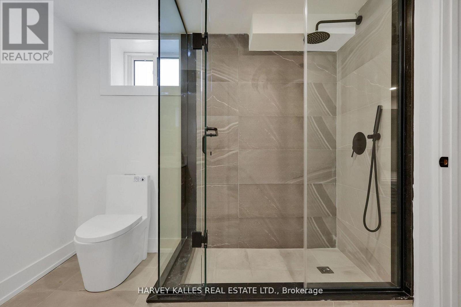 207 Sutherland Drive, Toronto, Ontario M4G 1J1 - Photo 40 - C12921038