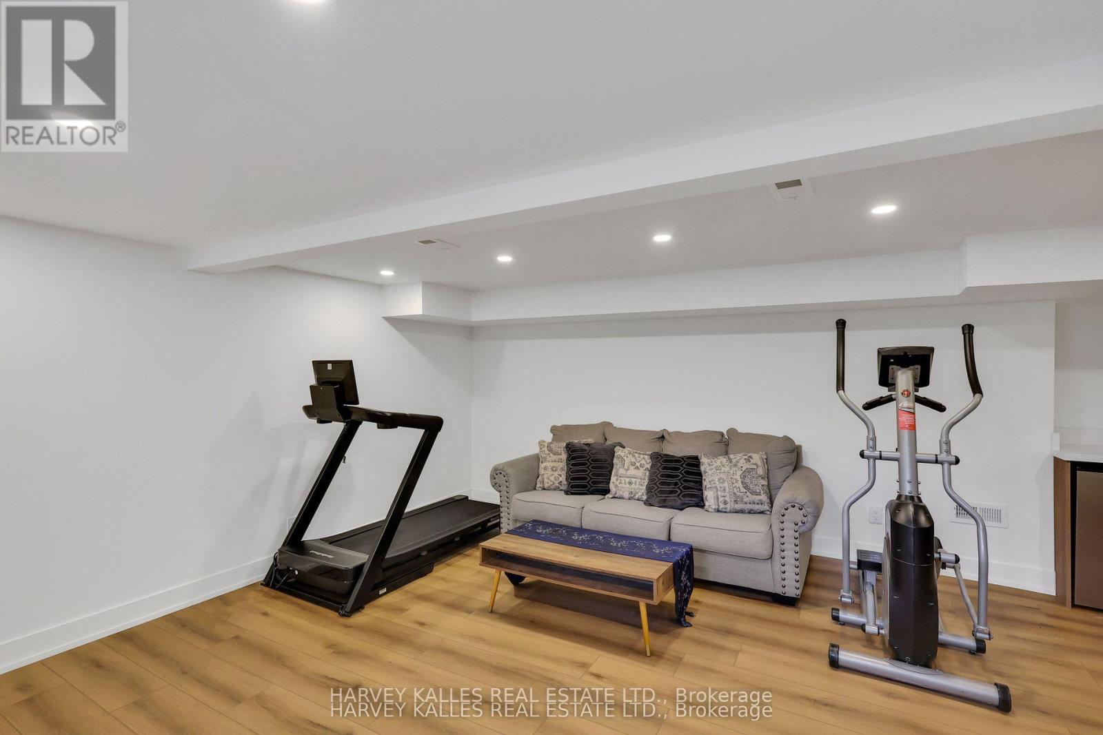 207 Sutherland Drive, Toronto, Ontario M4G 1J1 - Photo 45 - C12921038