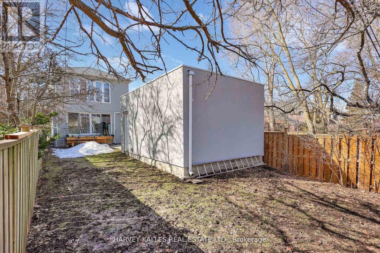 207 Sutherland Drive, Toronto, Ontario M4G 1J1 - Photo 49 - C12921038