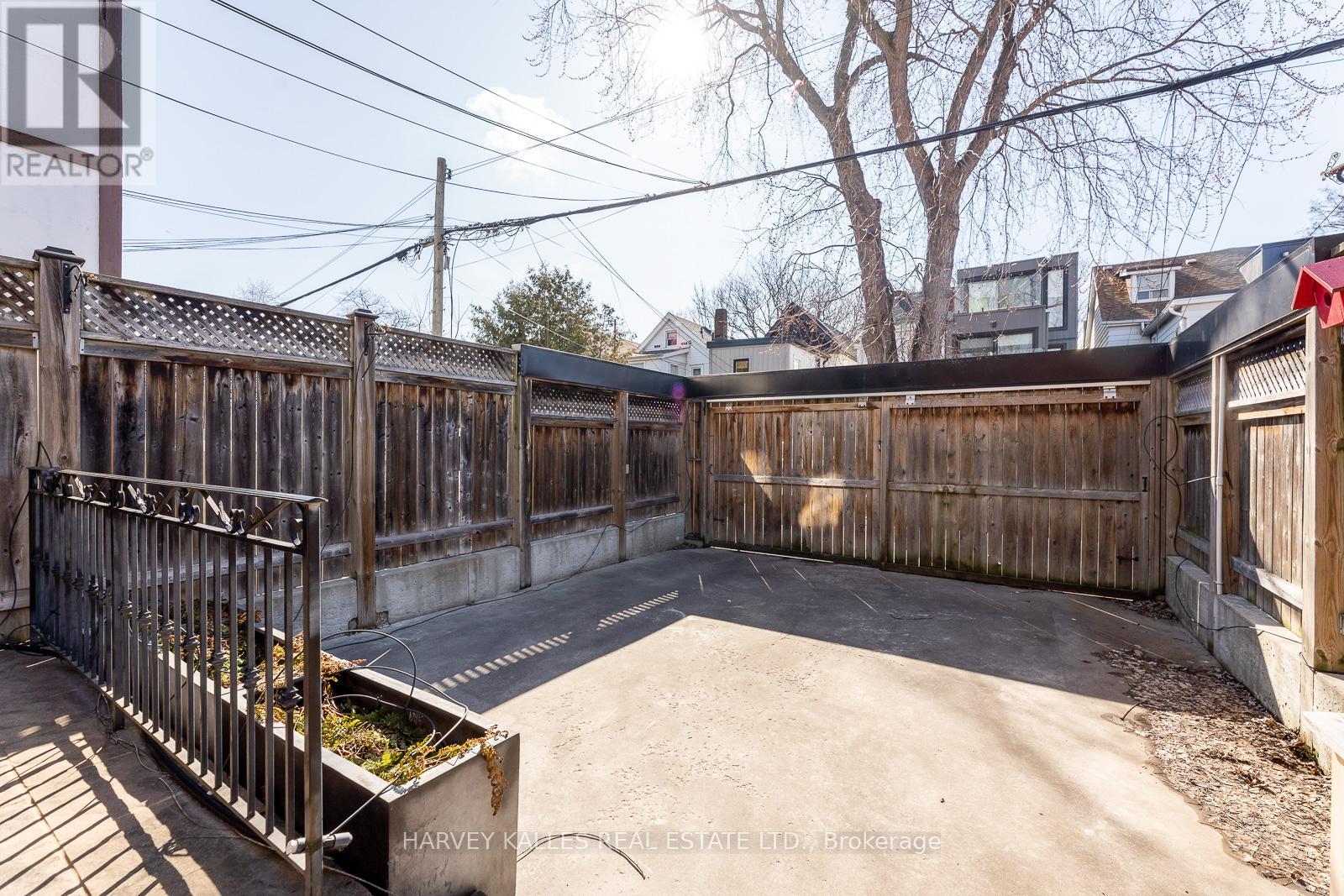 1107 Gerrard Street E, Toronto, Ontario  M4M 1Z9 - Photo 37 - E12922682