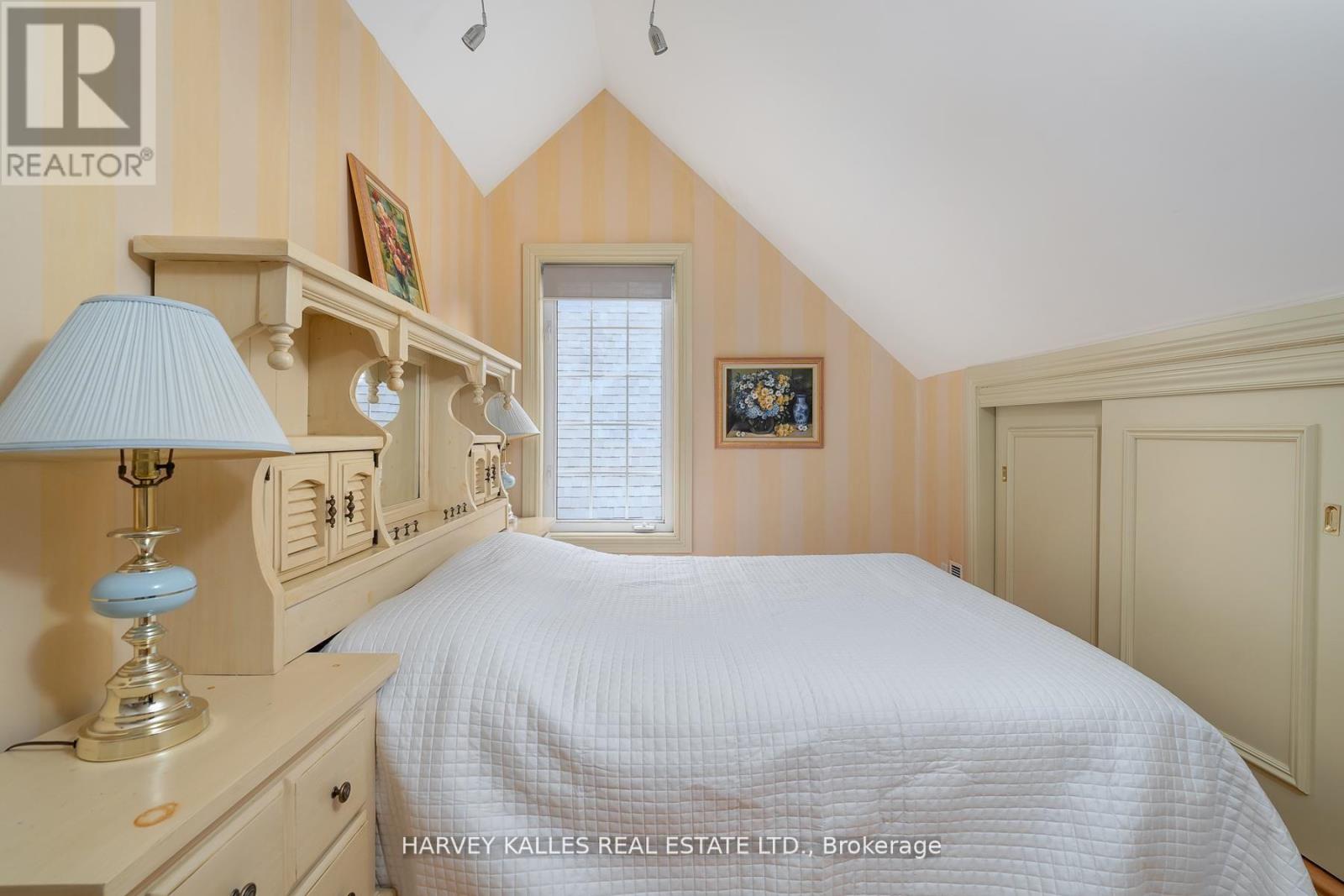 7 Ridgewood Road, Toronto, Ontario  M5P 1T4 - Photo 19 - C12929074