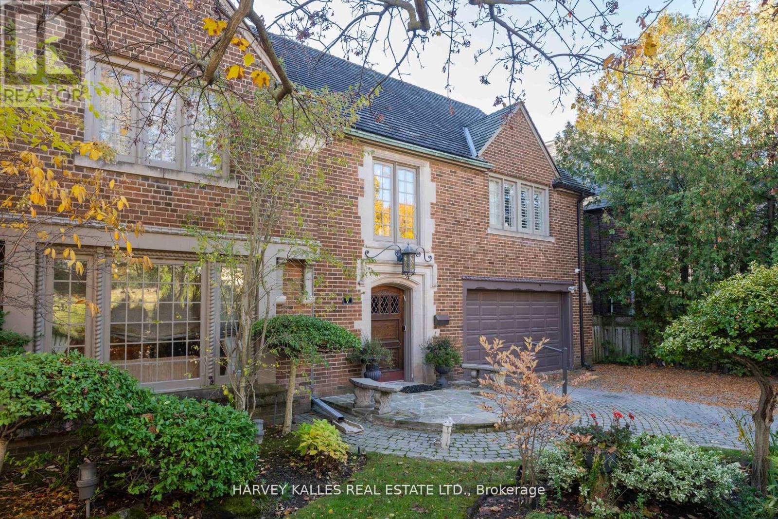 7 Ridgewood Road, Toronto, Ontario  M5P 1T4 - Photo 2 - C12929074
