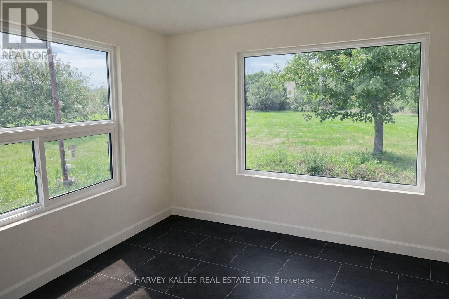 11 Melville Road, Prince Edward County, Ontario  K0K 2T0 - Photo 4 - X12948440