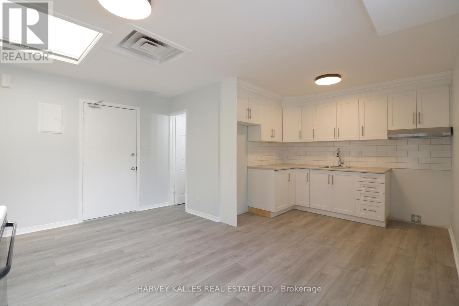 C - 201 Augusta Avenue, Toronto, Ontario M5T 2L4 - Photo 3 - C12949780