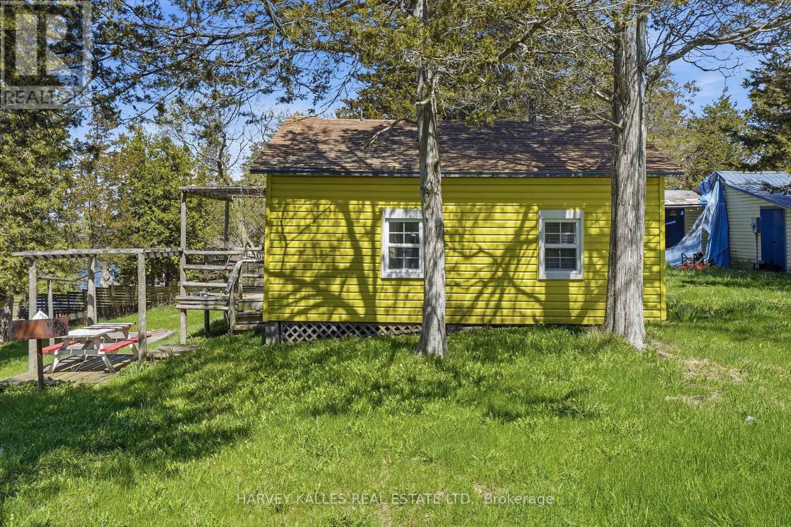58 Valhalla Lane, Prince Edward County, Ontario K0L 1P0 - Photo 10 - X12972700