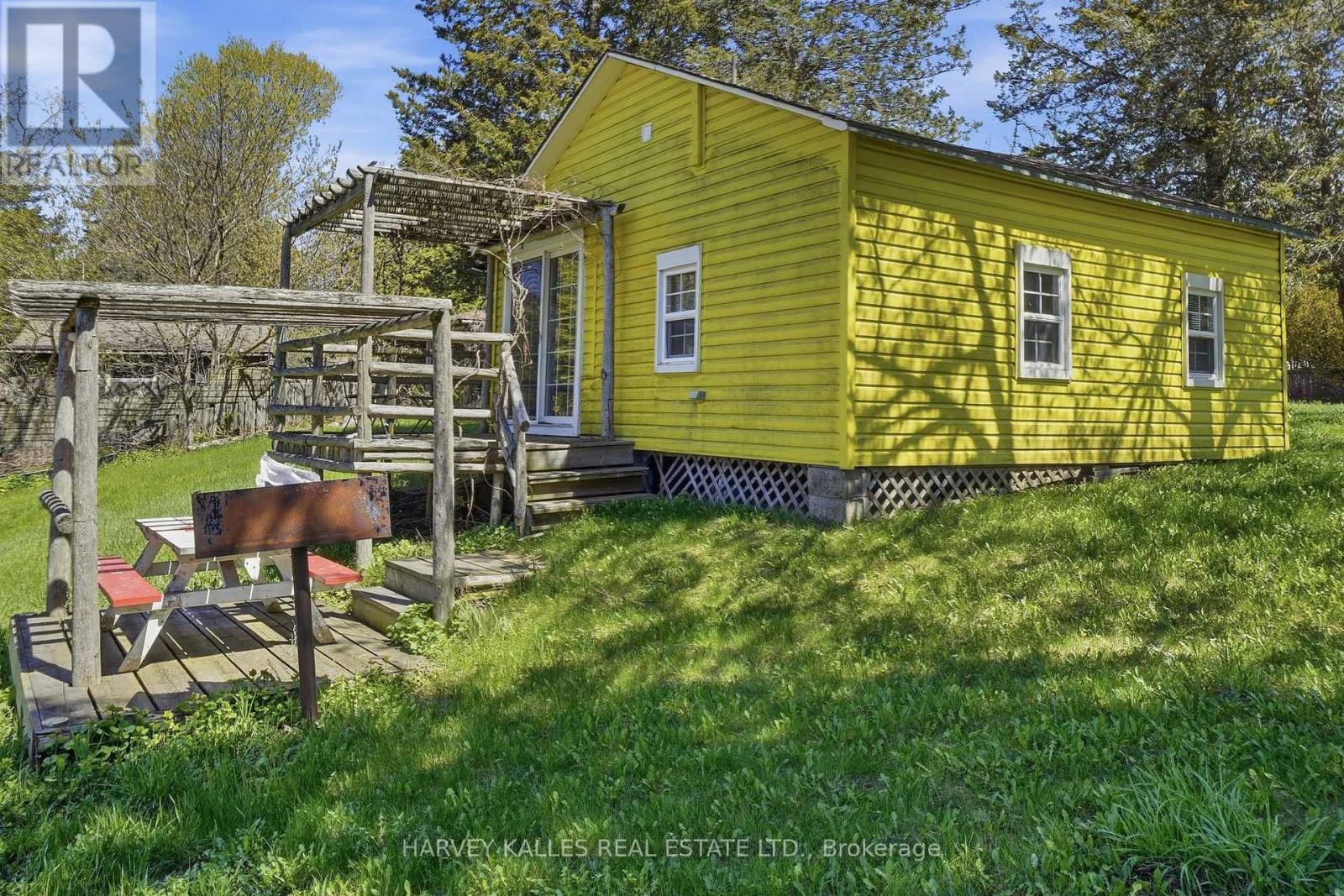 58 Valhalla Lane, Prince Edward County, Ontario K0L 1P0 - Photo 11 - X12972700