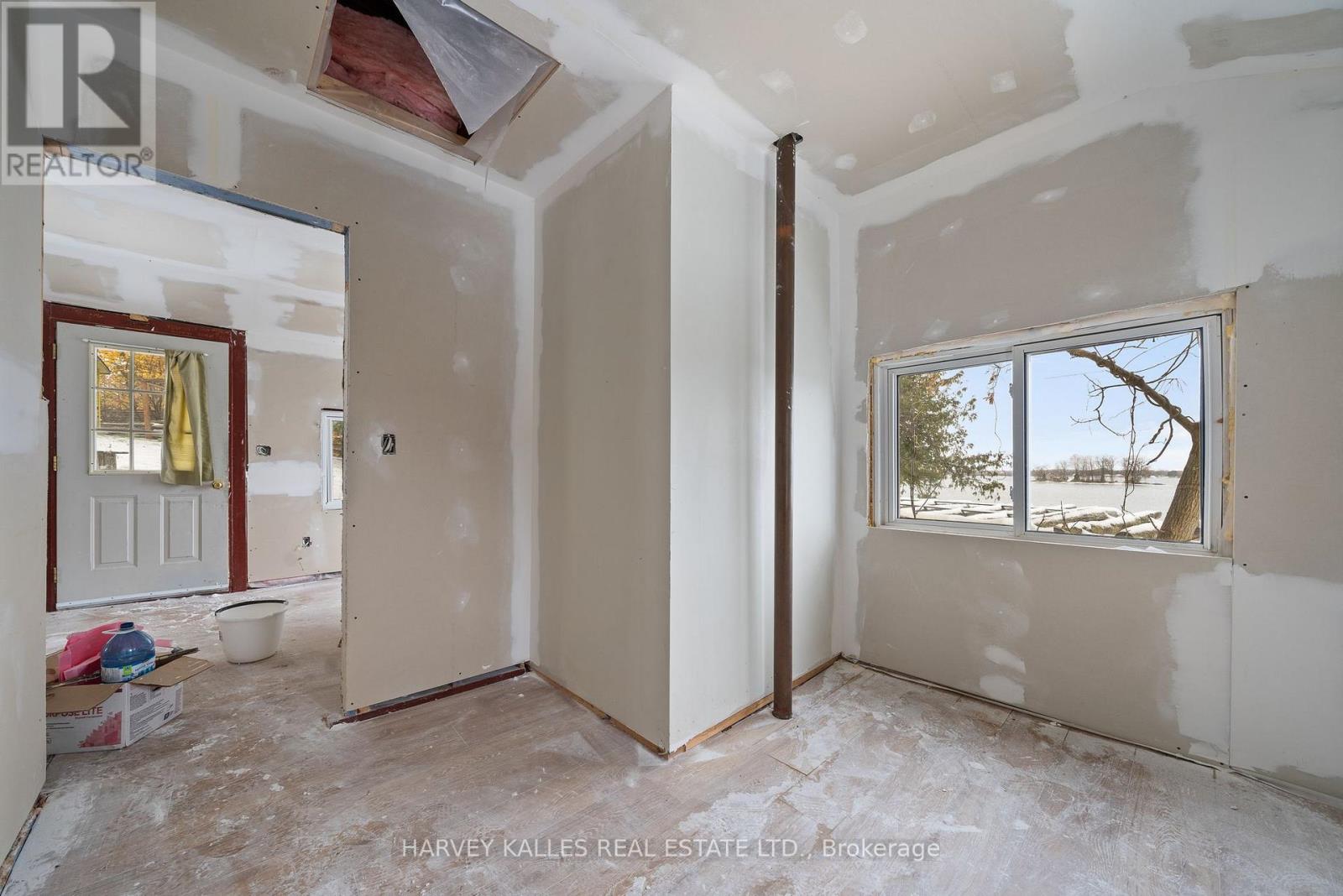 58 Valhalla Lane, Prince Edward County, Ontario K0L 1P0 - Photo 35 - X12972700