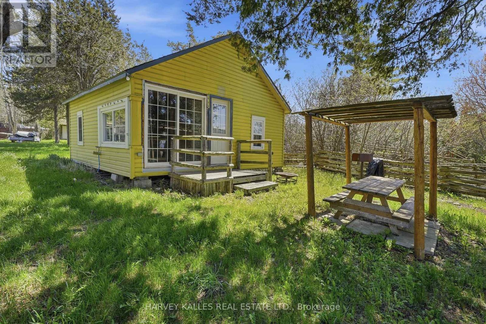 58 Valhalla Lane, Prince Edward County, Ontario K0L 1P0 - Photo 8 - X12972700