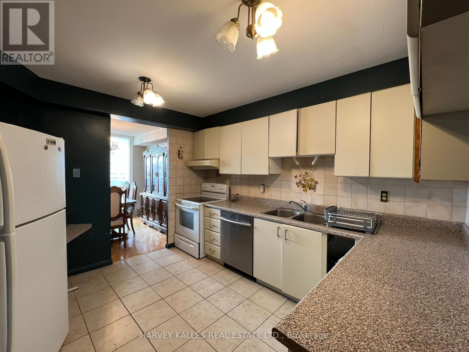 704 - 150 Neptune Drive, Toronto, Ontario  M6A 2Y9 - Photo 14 - C12979876