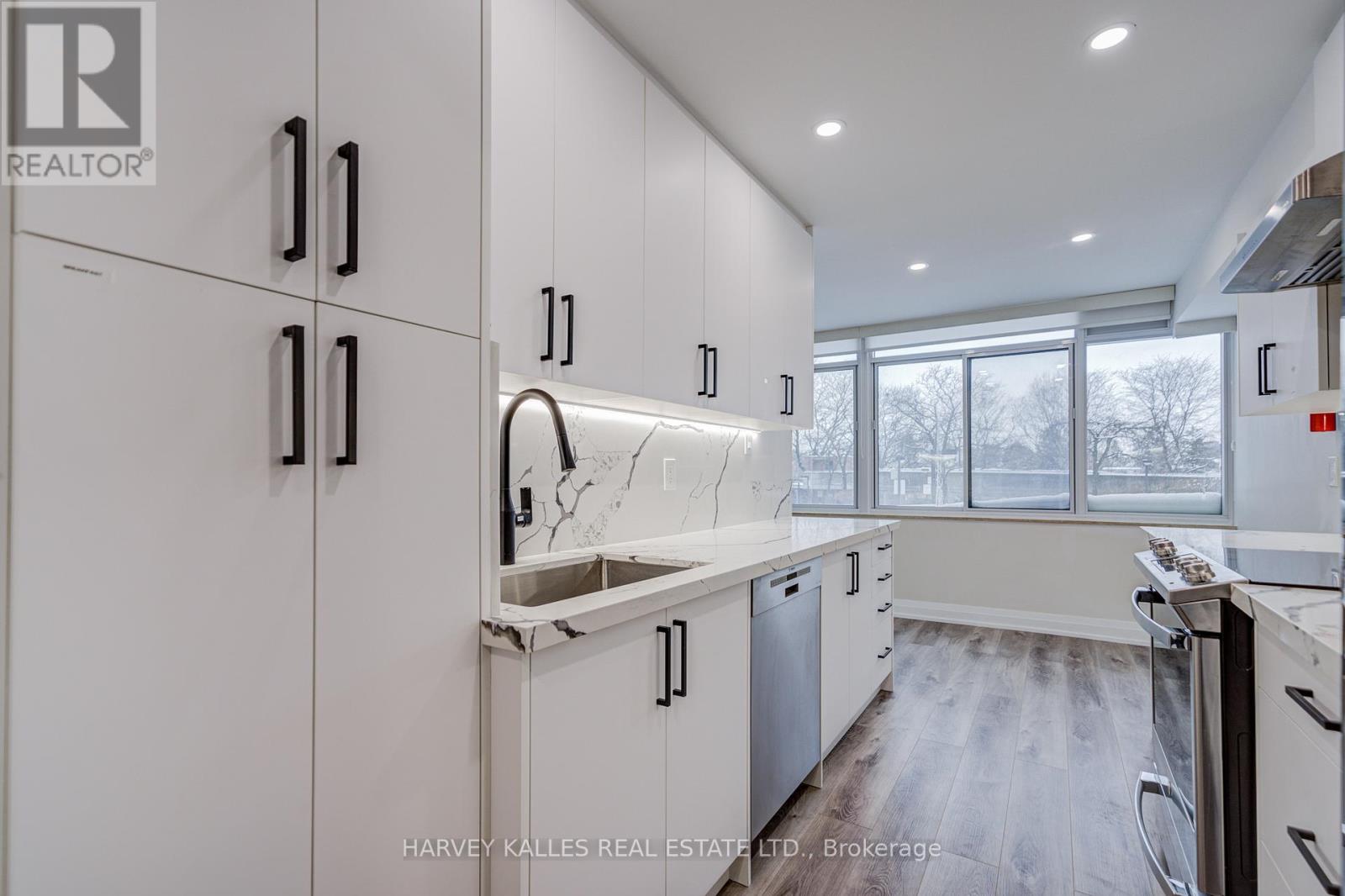 109 - 3000 BATHURST STREET, Toronto, Ontario