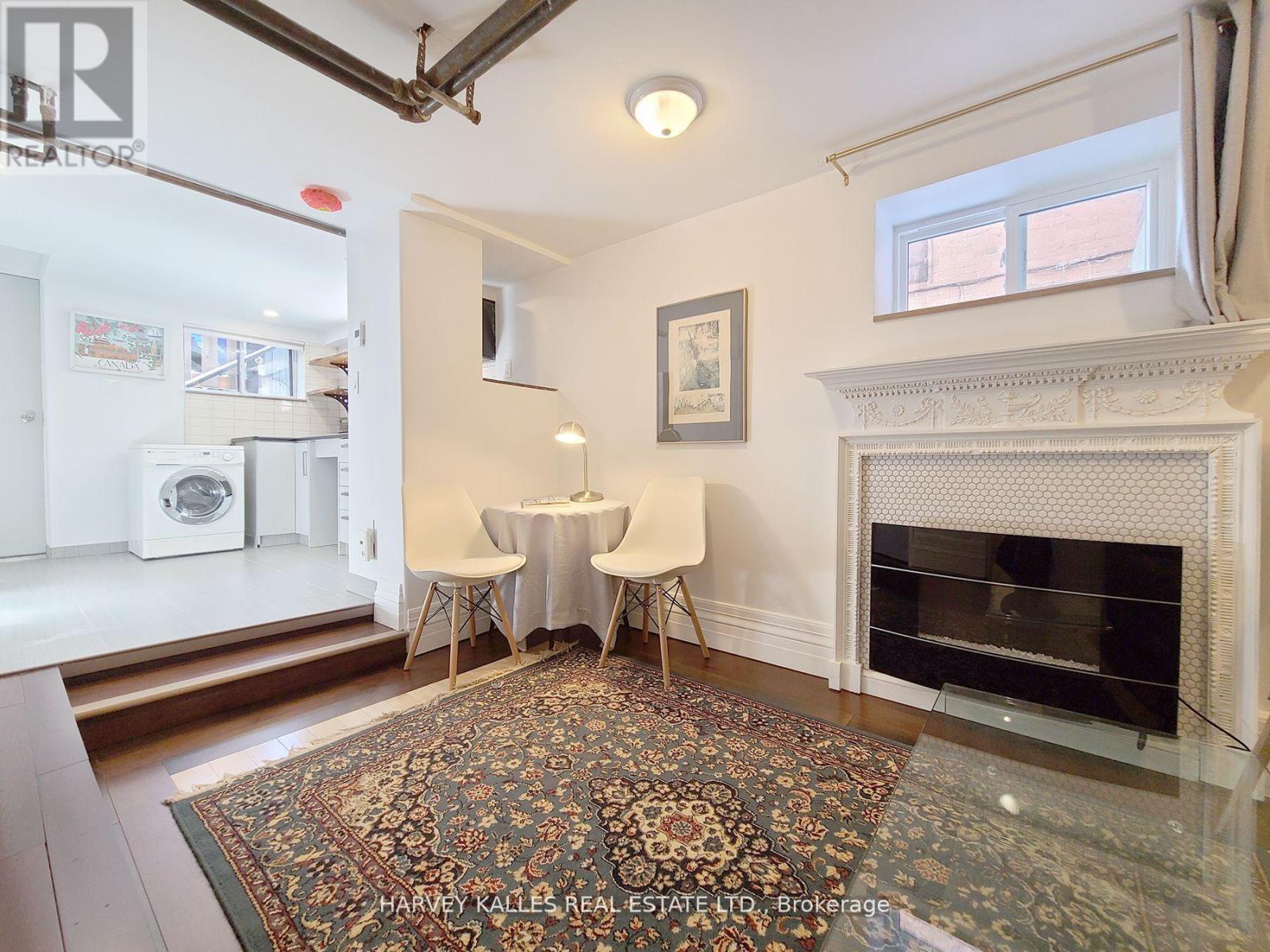 5 - 27 Hiawatha Road, Toronto, Ontario M4L 2X7 - Photo 4 - E13004000