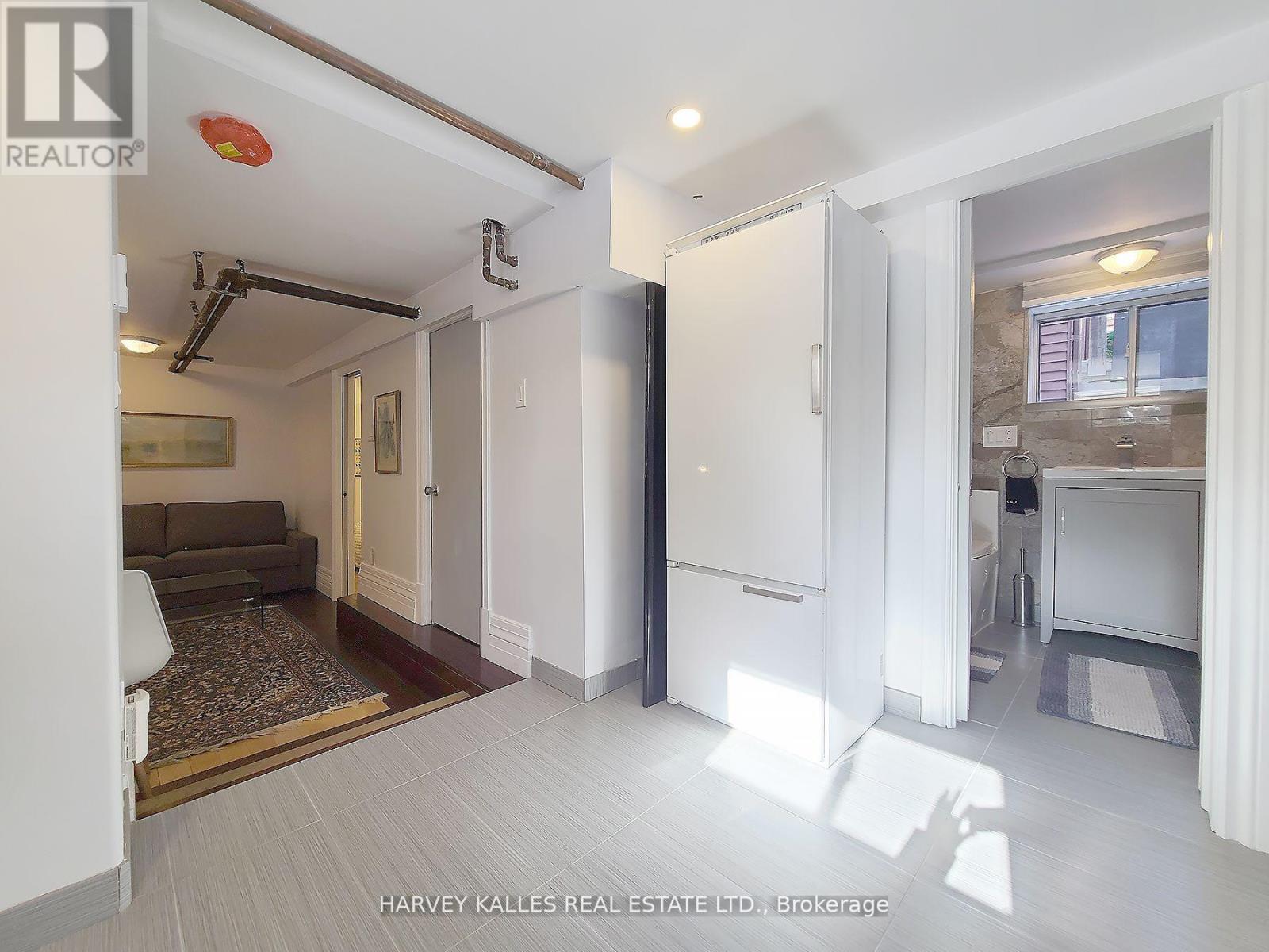 5 - 27 Hiawatha Road, Toronto, Ontario M4L 2X7 - Photo 8 - E13004000