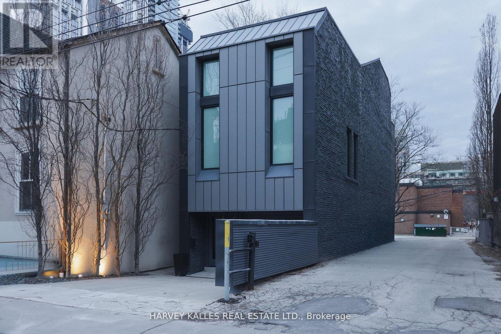 41 Berryman Street, Toronto, Ontario  M5R 1M7 - Photo 2 - C13024834