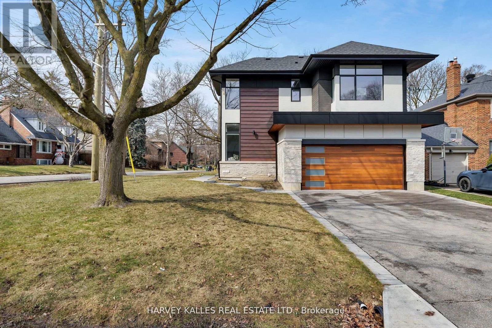 43 Ballacaine Drive, Toronto, Ontario  M8Y 4B1 - Photo 2 - W13029896