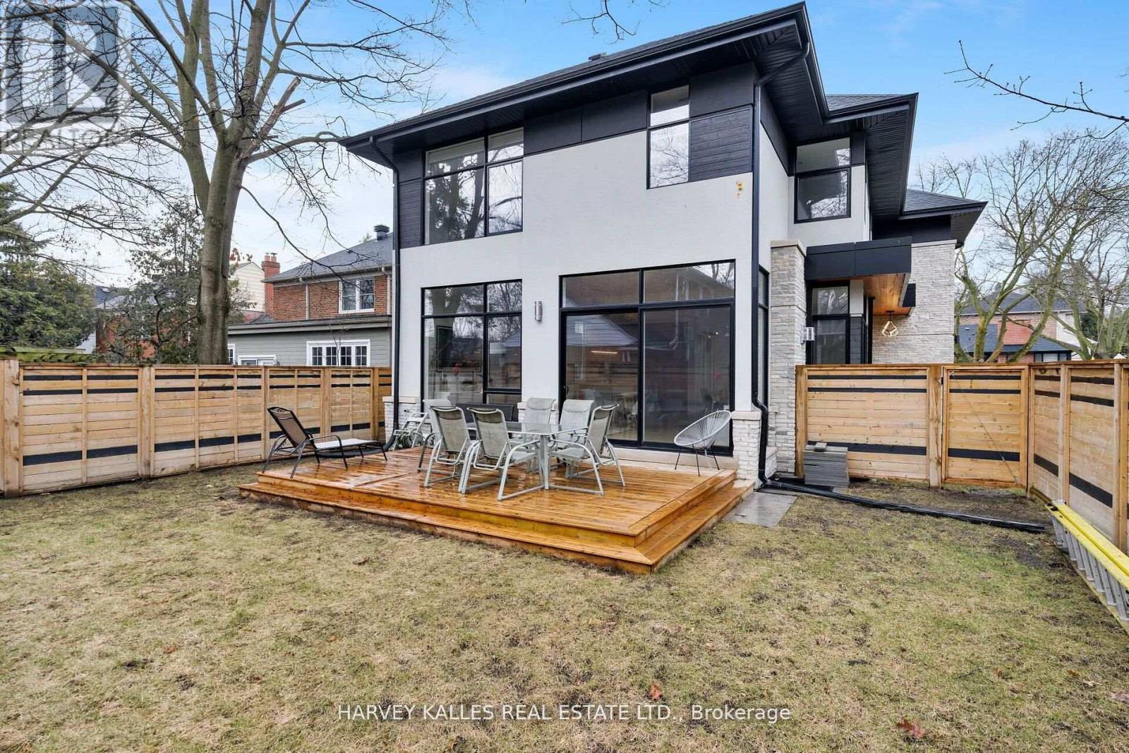 43 Ballacaine Drive, Toronto, Ontario  M8Y 4B1 - Photo 21 - W13029896