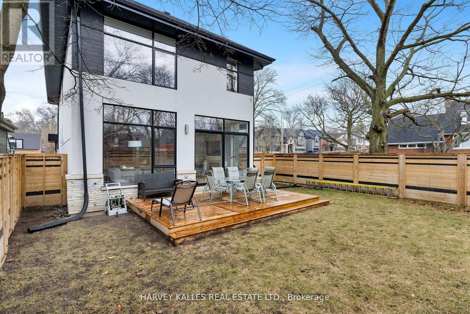 43 Ballacaine Drive, Toronto, Ontario  M8Y 4B1 - Photo 22 - W13029896